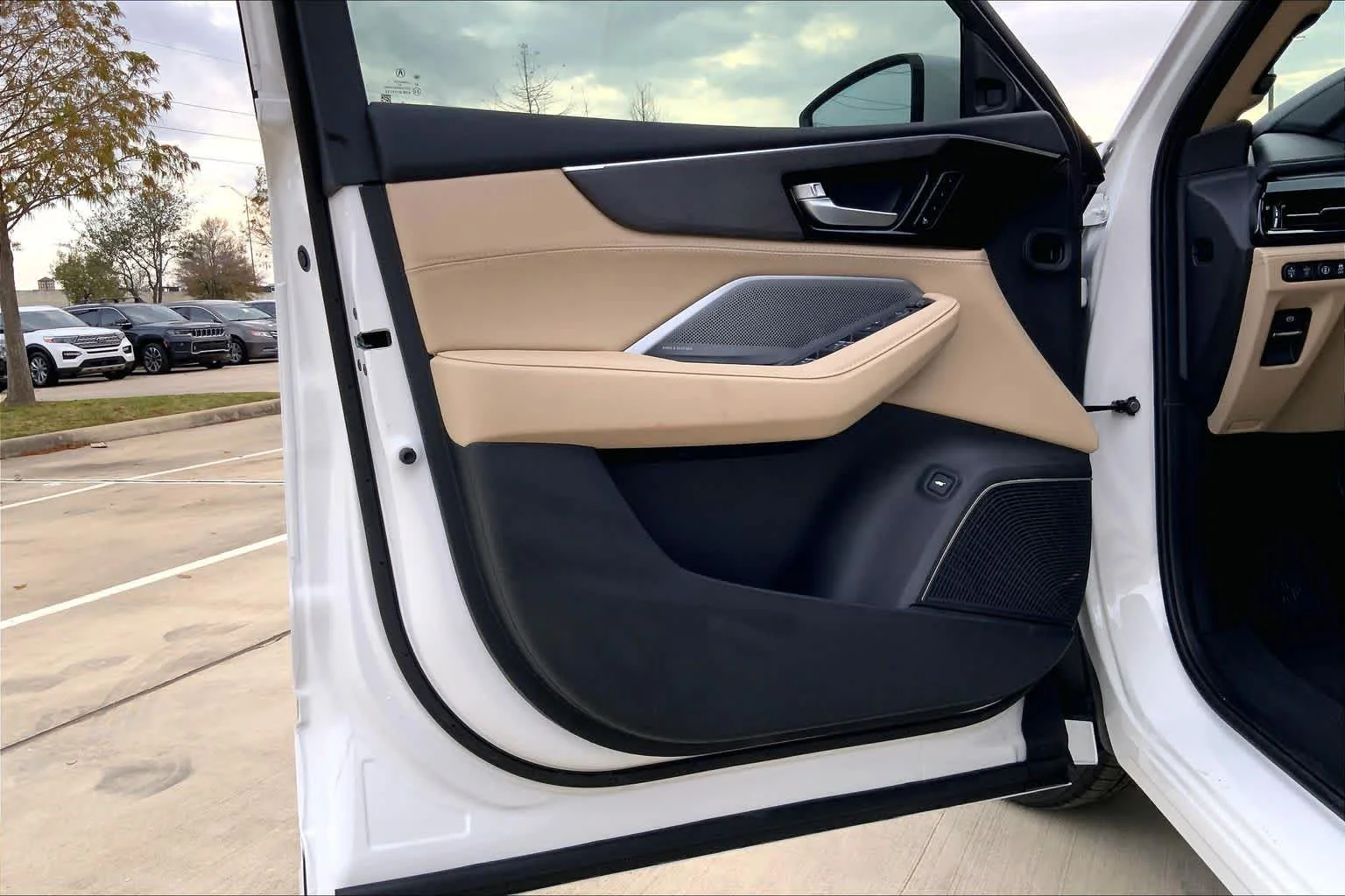 New 2026 Platinum White Pearl Acura w/Advance Package image 16