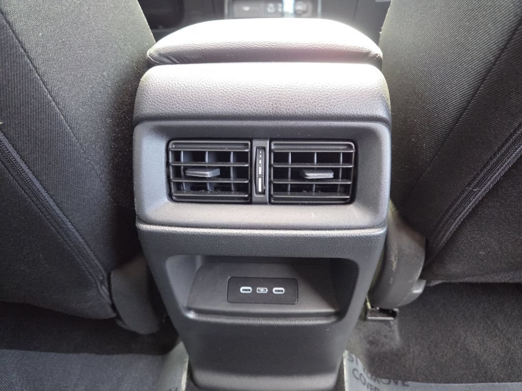 Used 2024 sparkle silver metallic Honda EX image 31