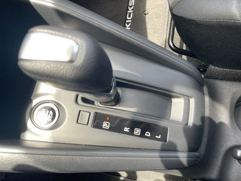 Used 2024 Blue Nissan S image 18