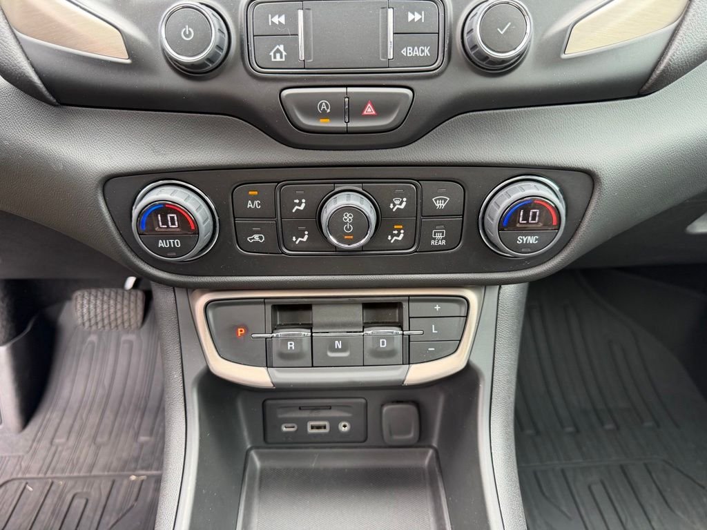 Used 2022 Ebony Twilight Metallic GMC Denali image 24