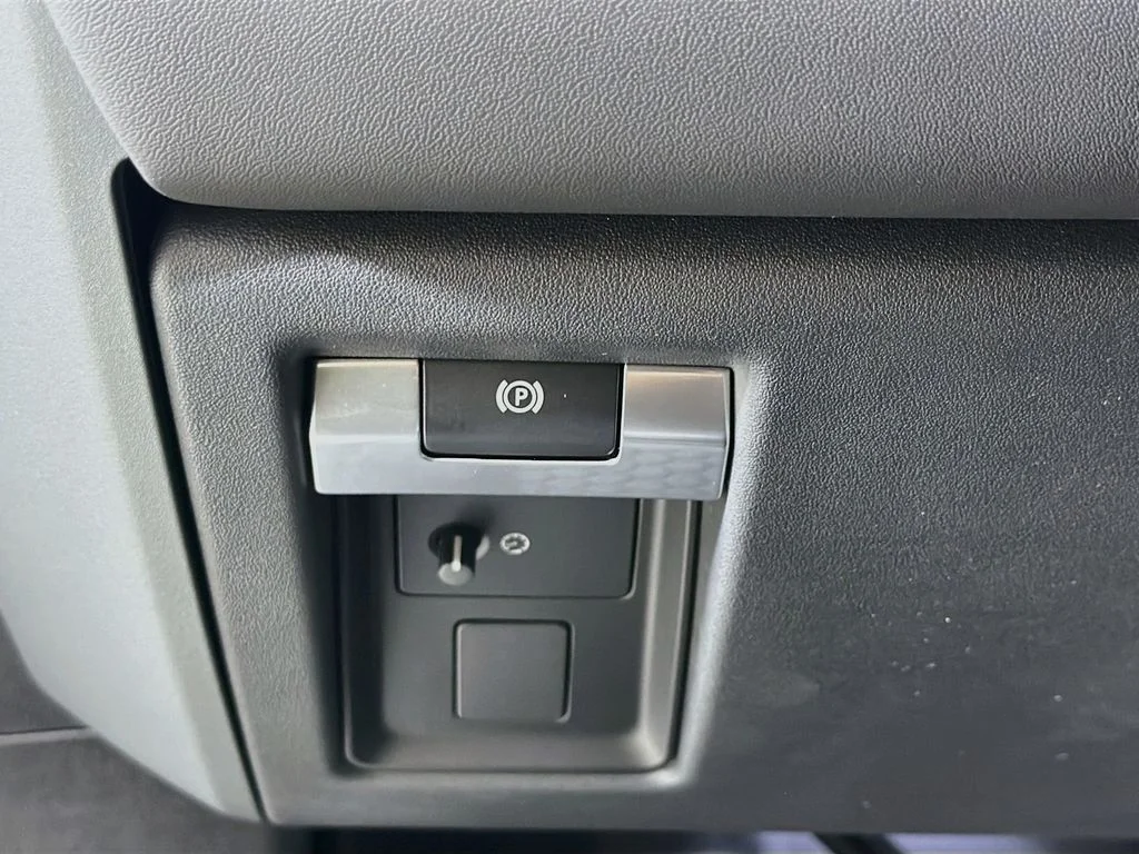 New 2026 Borasco Grey Land Rover X-Dynamic SE image 10
