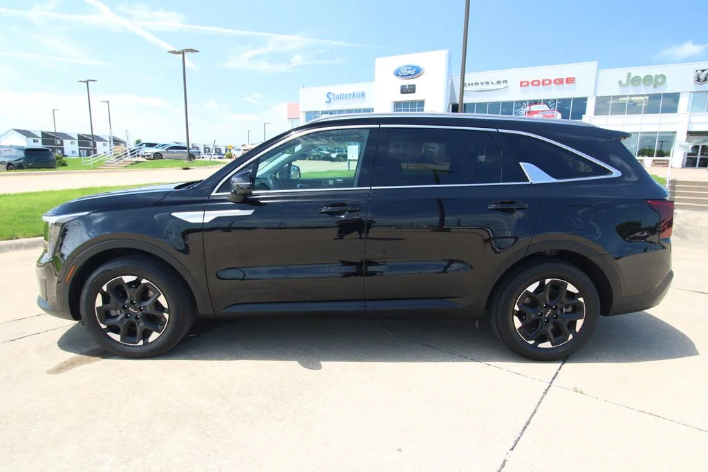 Used 2024 Black Kia S image 19