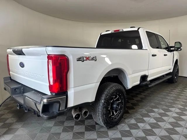 Used 2025 Oxford White Ford XL image 3