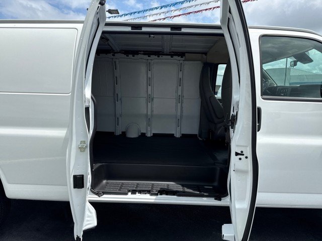 2025 Chevrolet Express Cargo Work Van - Photo 12