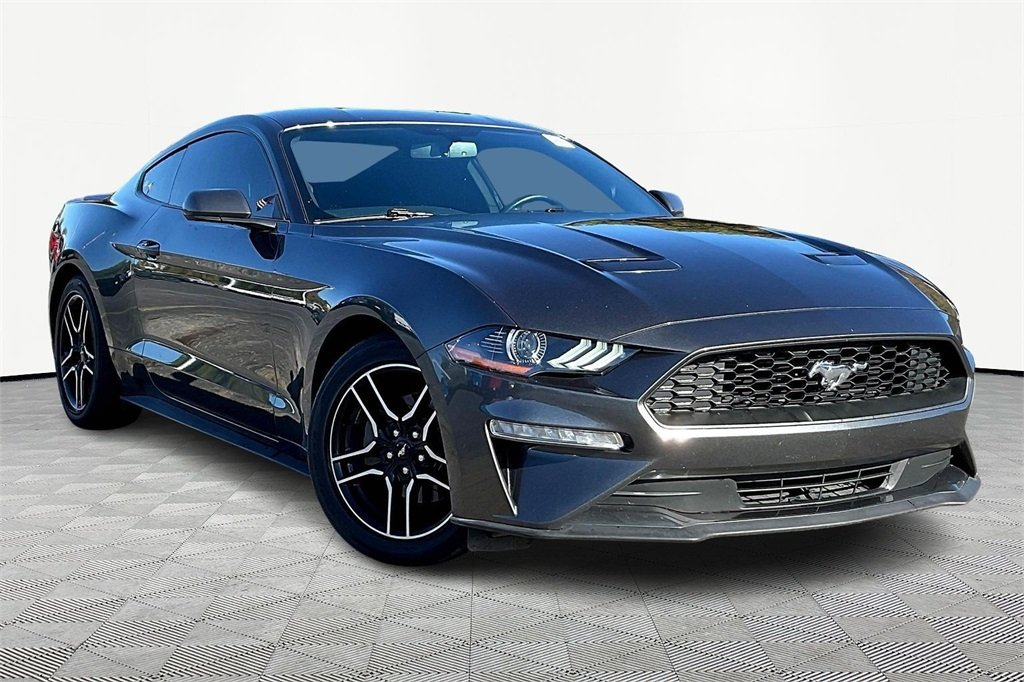 2020 Ford Mustang EcoBoost photo 3
