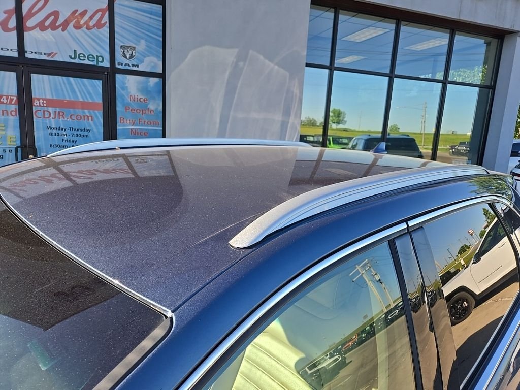 Used 2019 Blue Ford SEL image 17