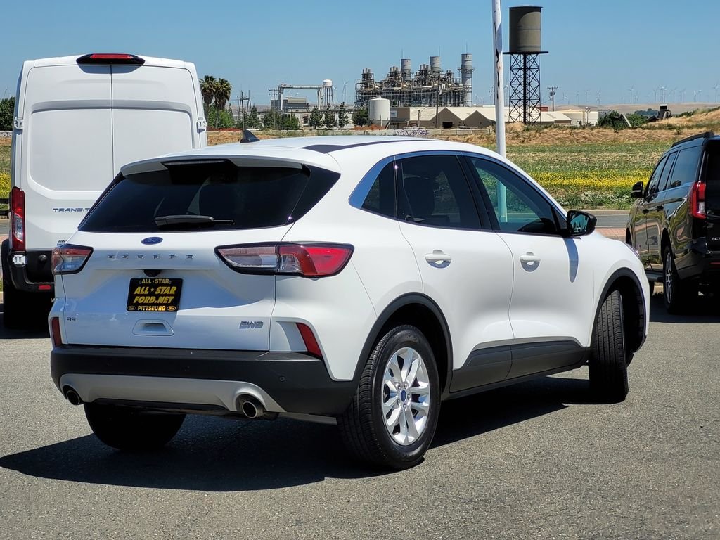Used 2022 White Ford SEL image 4