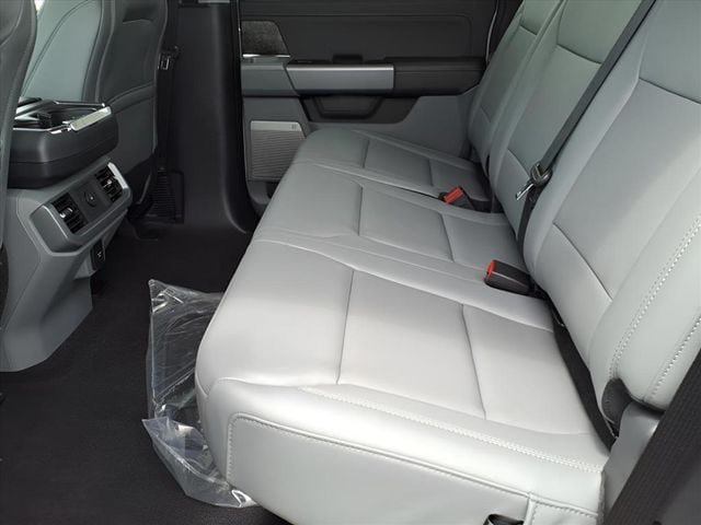 2025 Ford F-150 Lightning Flash - Photo 38