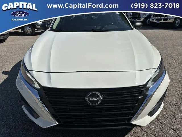 Used 2025 White Nissan 2.5 SV image 10