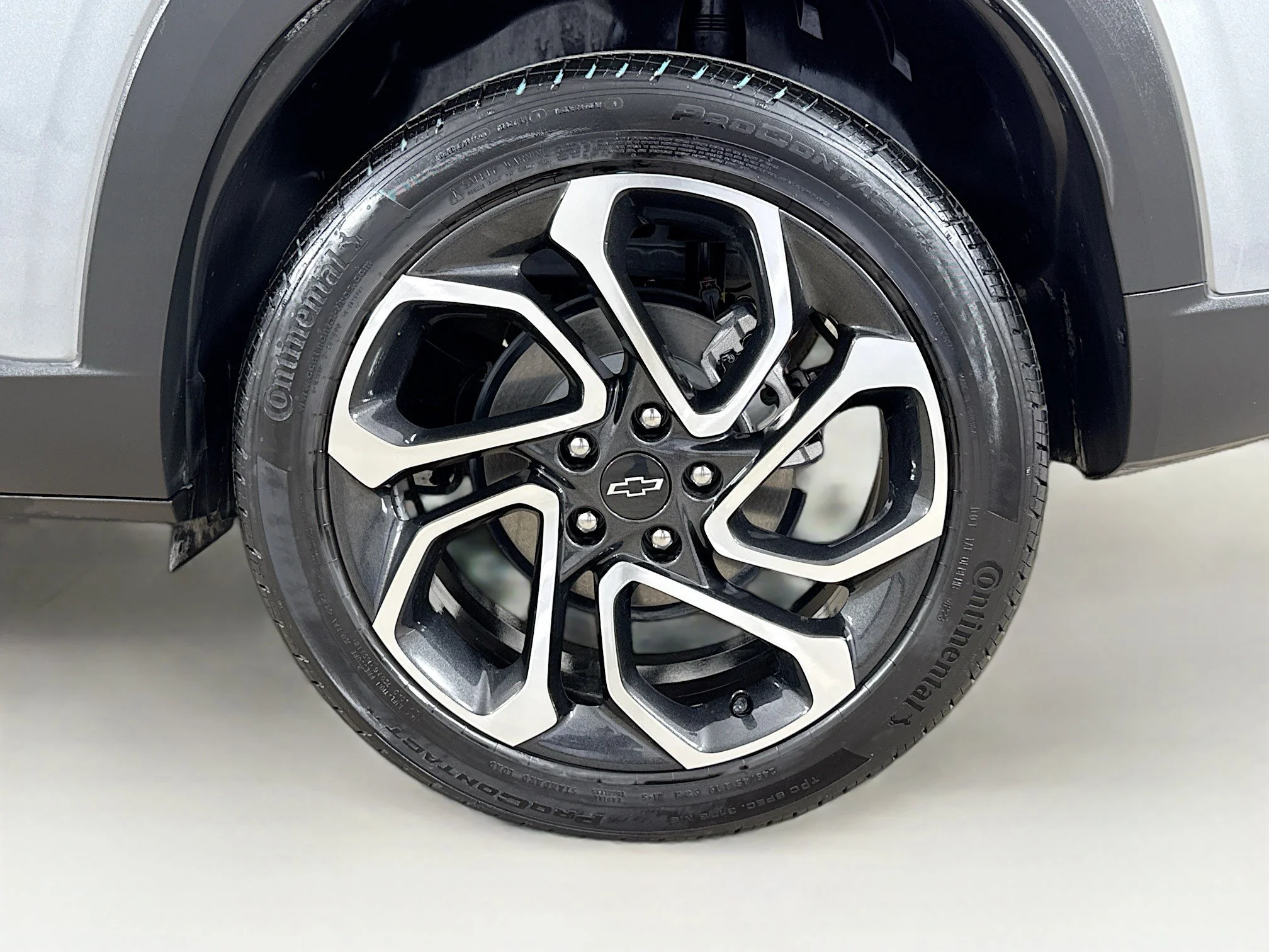Used 2024 Sterling Gray Metallic Chevrolet 2RS image 34
