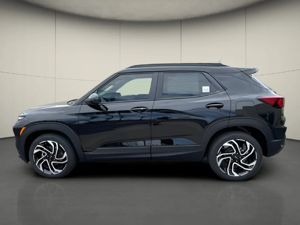 New 2026 Mosaic Black Metallic Chevrolet RS image 2
