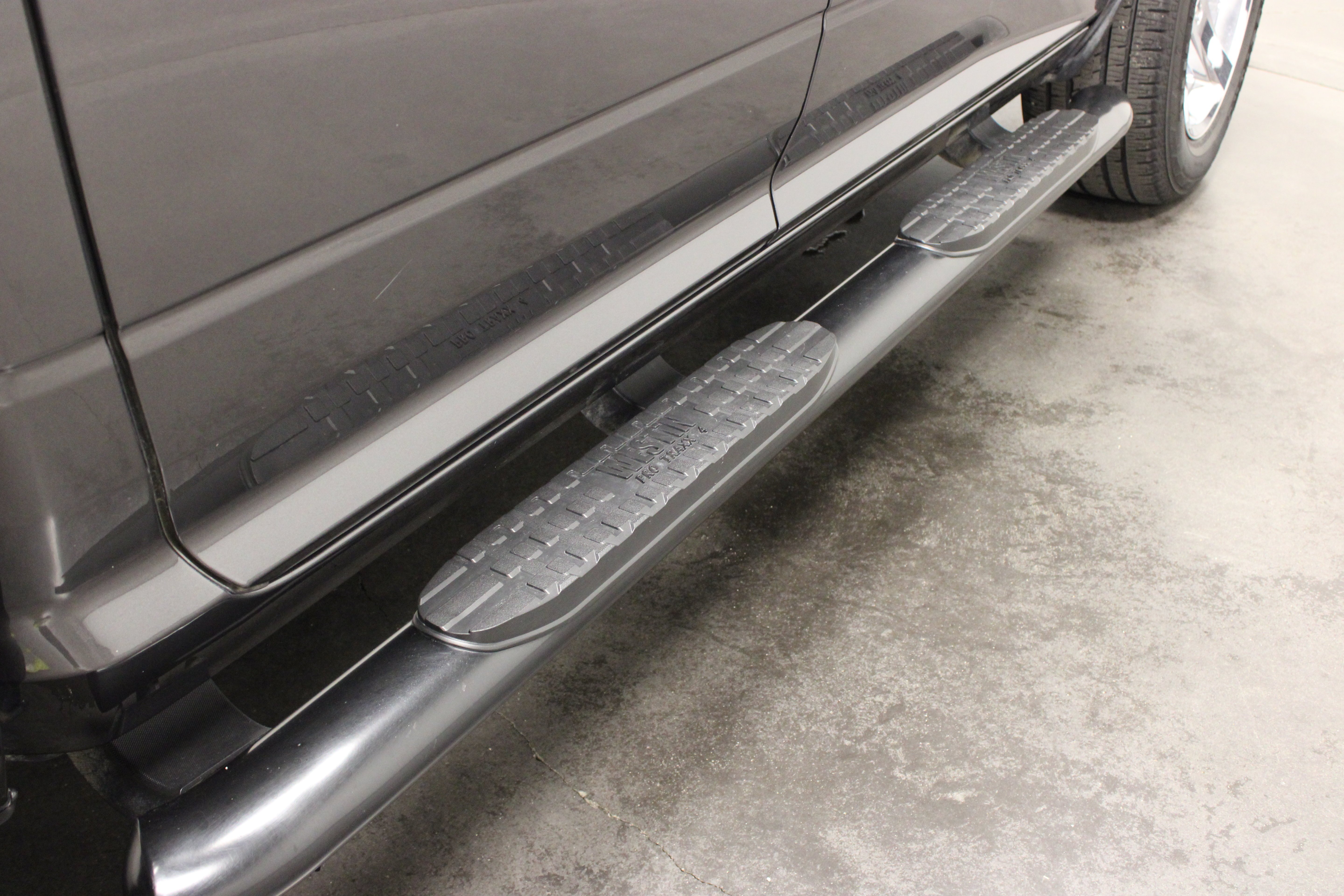 Used 2017 Granite Crystal Metallic Clearcoat Ram Express image 10