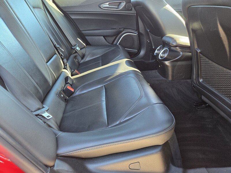 2019 Alfa Romeo Giulia Base - Photo 12