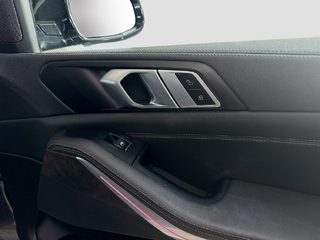 Used 2023 Dark Graphite Metallic BMW sDrive40i image 27