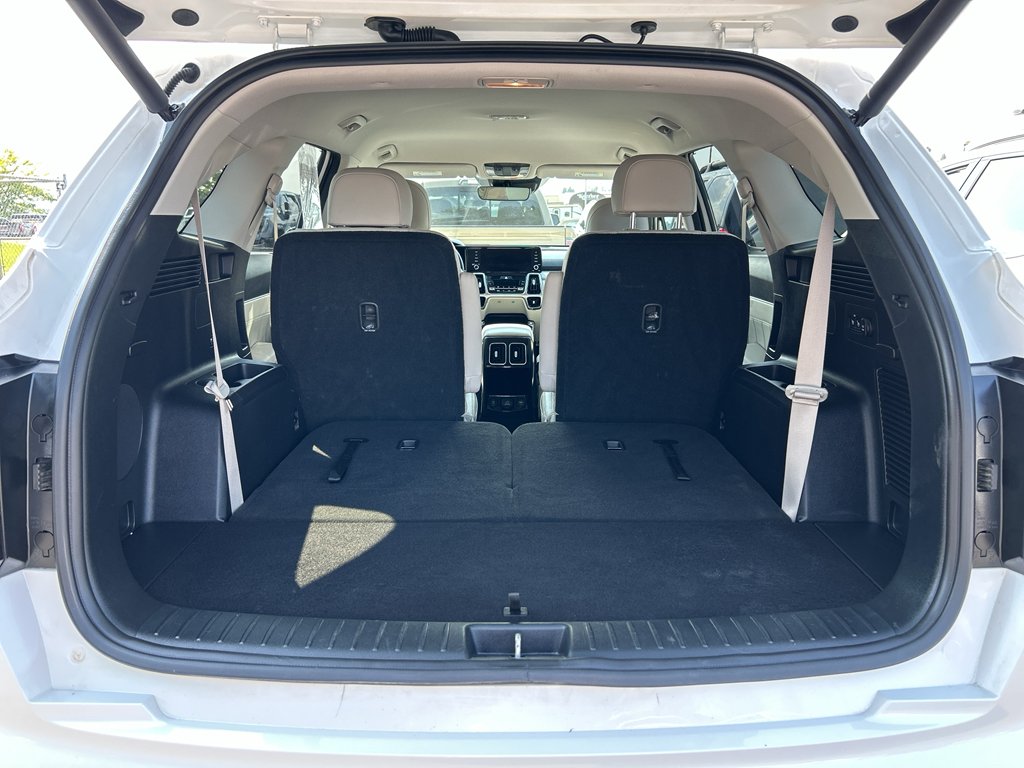 Used 2023 Snow White Pearl Kia SX Prestige image 11