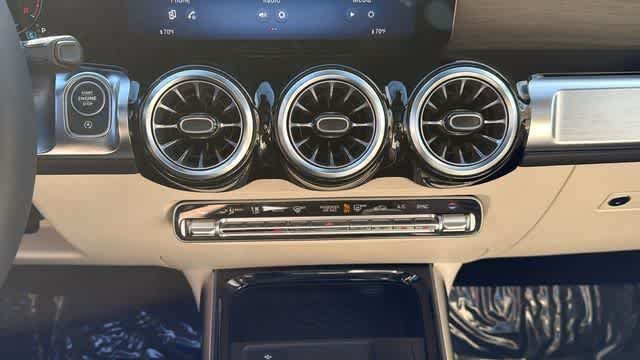 Certified Used 2025 Polar White Mercedes-Benz GLB 250 image 20