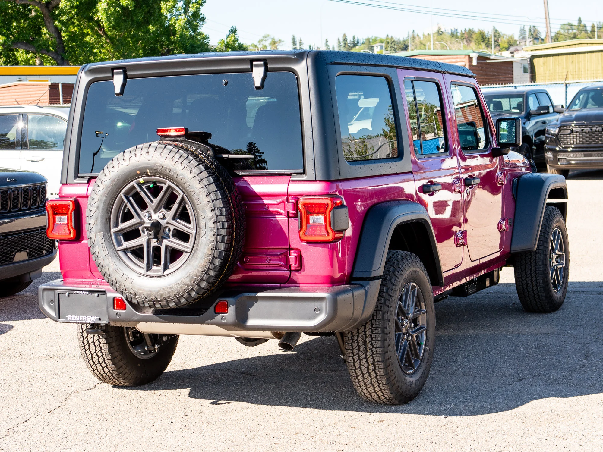 New 2026 limited edition tuscadero pearl Jeep Sport S* image 7
