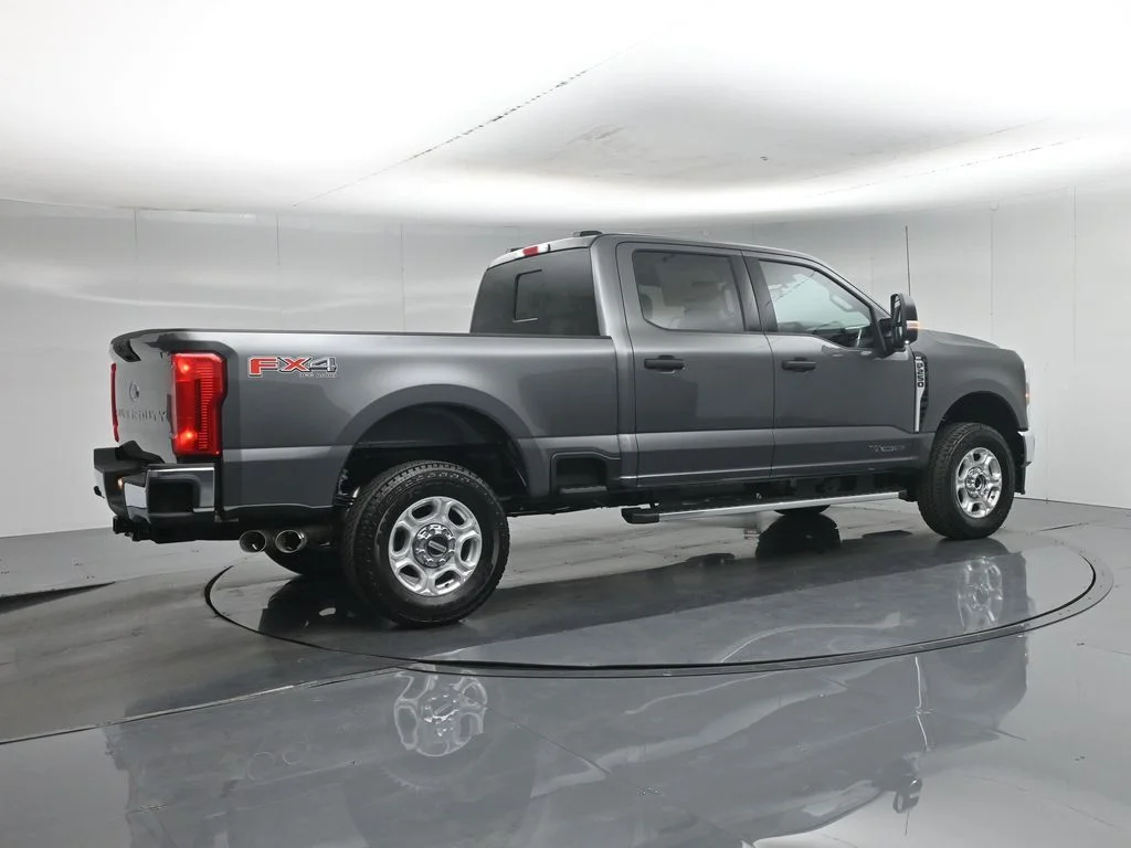 New 2026 Carbonized Gray Metallic Ford XLT image 26