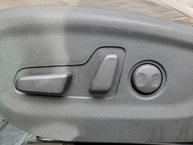 Used 2020 White Hyundai Value image 17