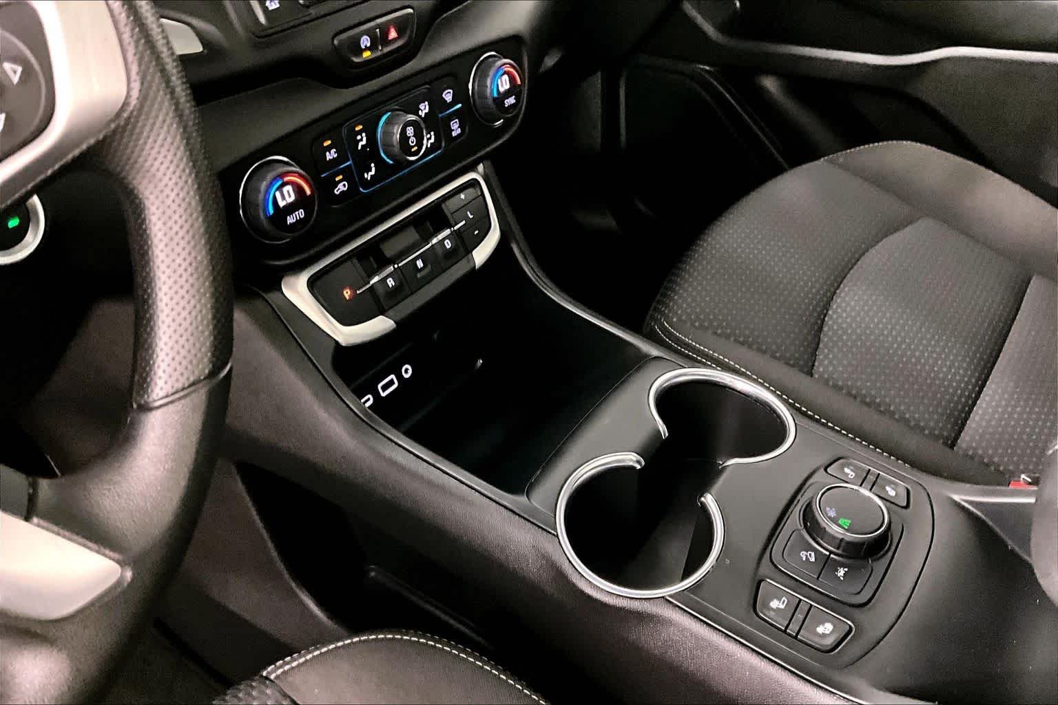 Used 2024 Ebony Twilight Metallic GMC SLE image 15