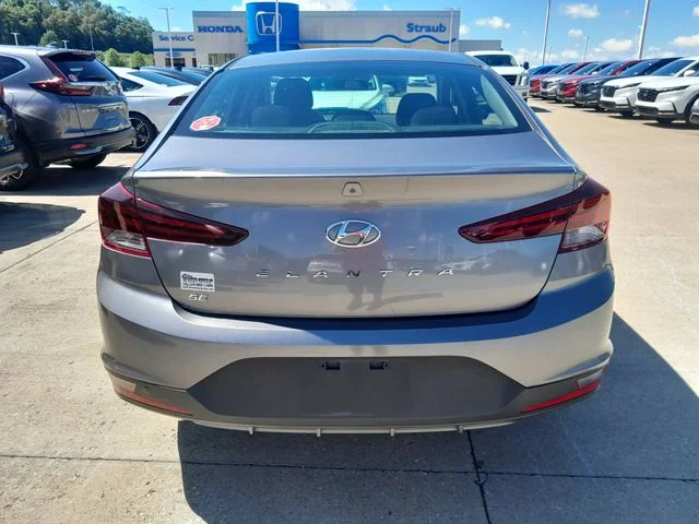 Used 2019 Gray Hyundai SE image 6