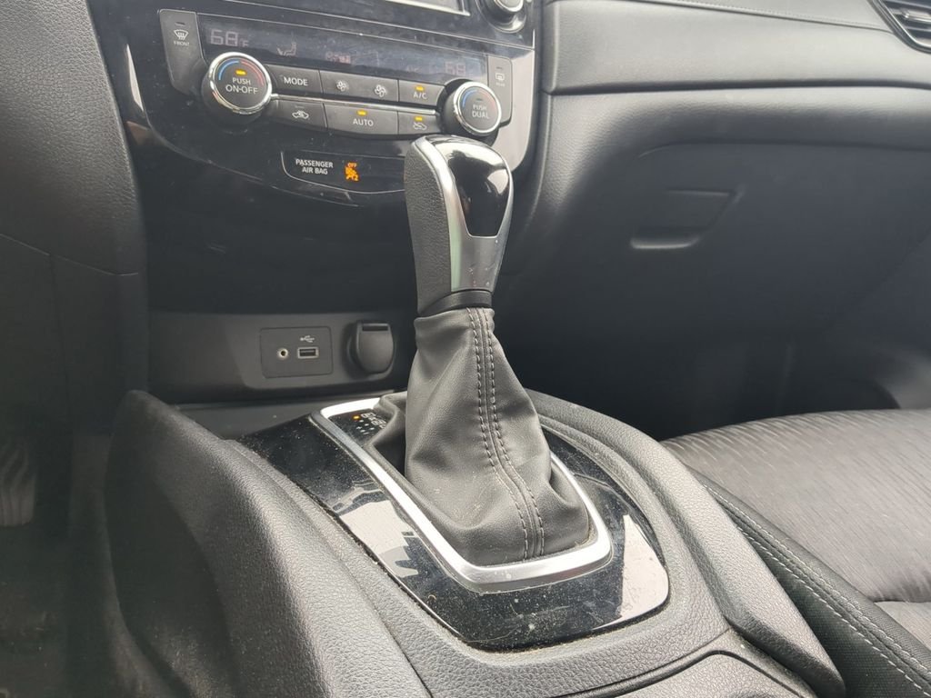 Used 2020 Gun Metallic Nissan SV image 17