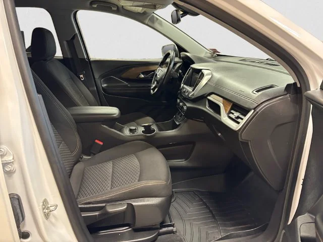 Used 2019 White GMC SLE image 16