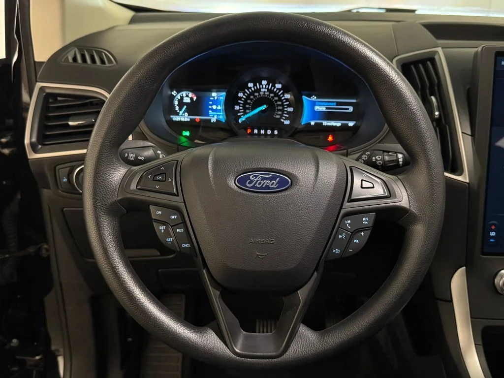 New 2024 Black Ford SE image 11