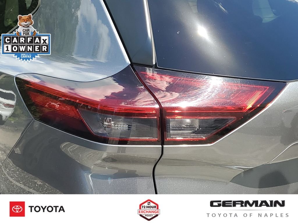 Used 2023 Gray Nissan SV image 17