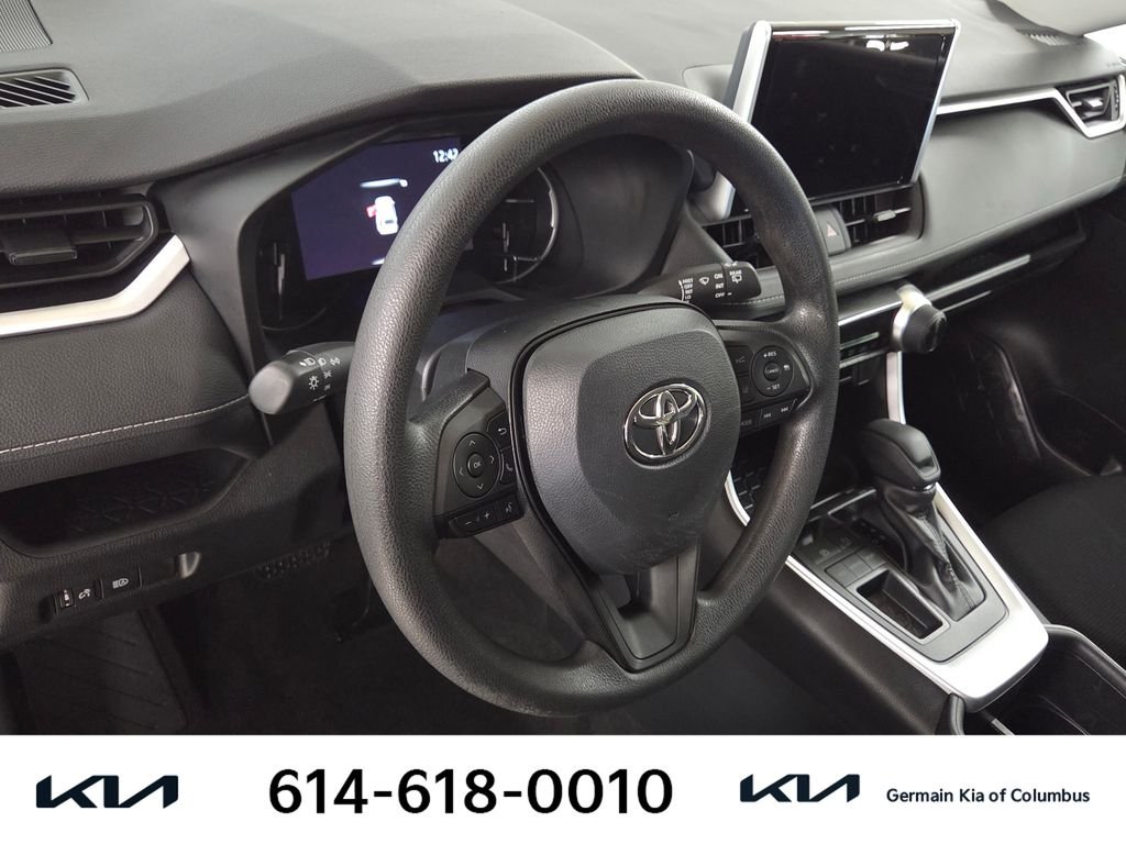 Used 2023 White Toyota LE image 17