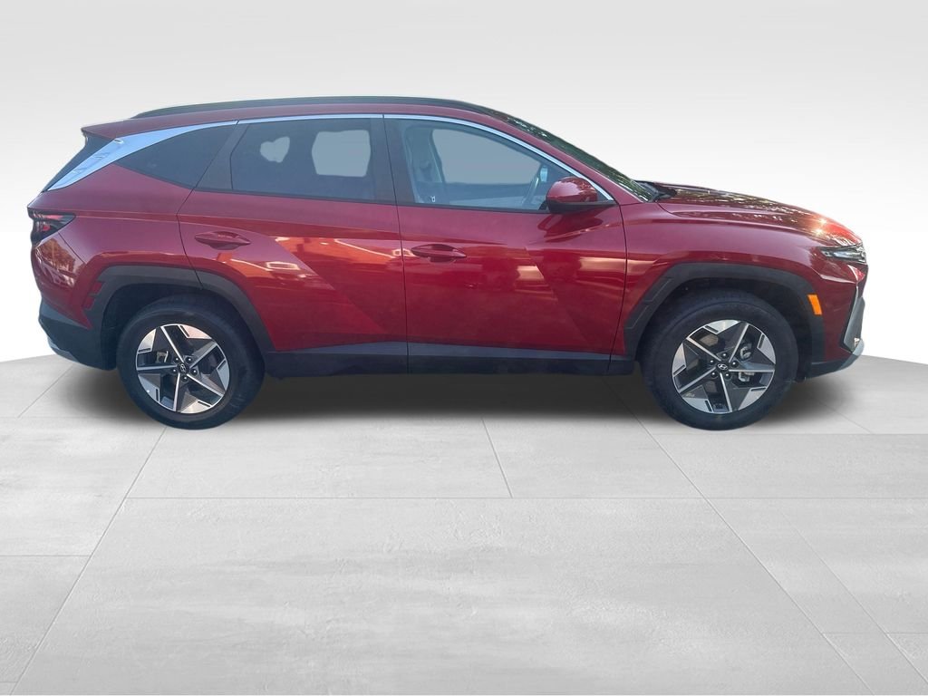 Used 2025 Red Hyundai SEL image 28