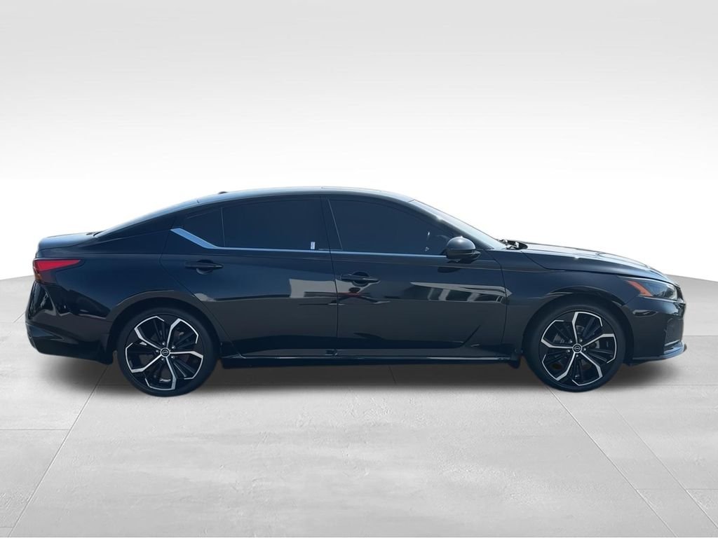 Used 2023 Black Nissan 2.5 SR image 9