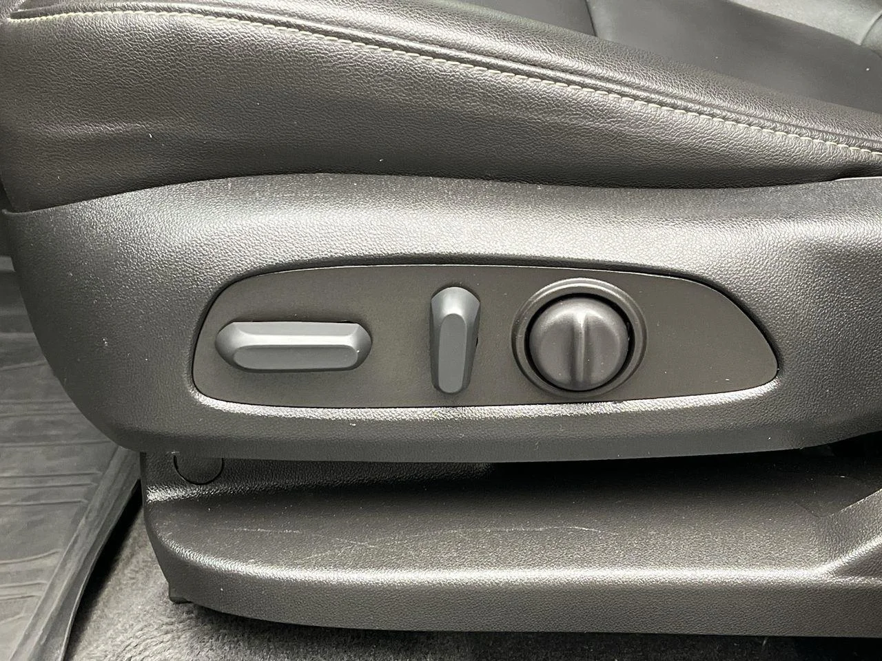 Certified Used 2023 Sterling Gray Metallic Chevrolet LT Leather image 9