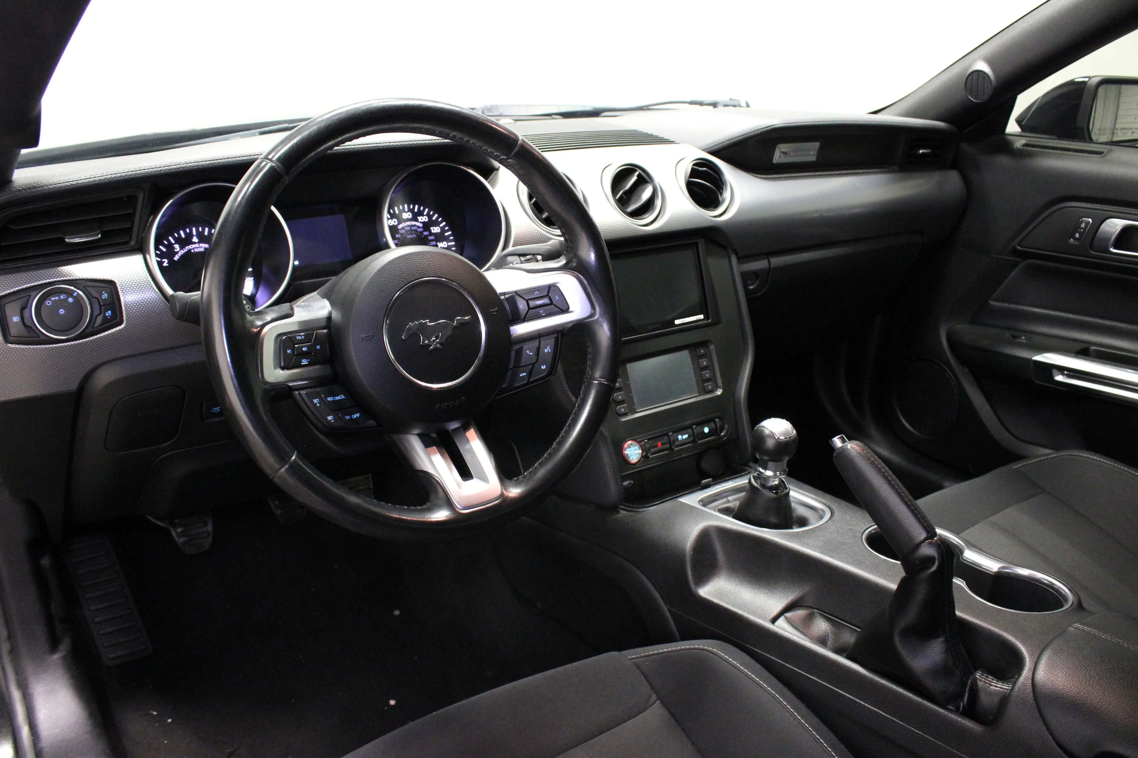 Used 2019 Shadow Black Ford GT image 18