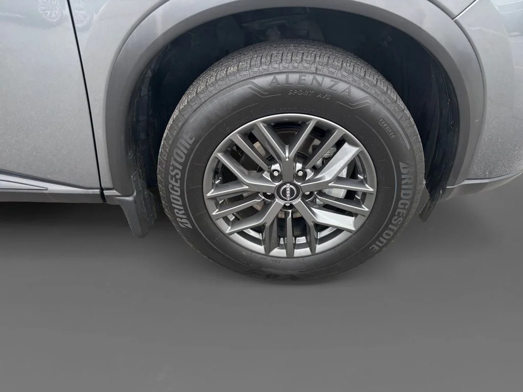 Used 2025 Gray Nissan S image 16