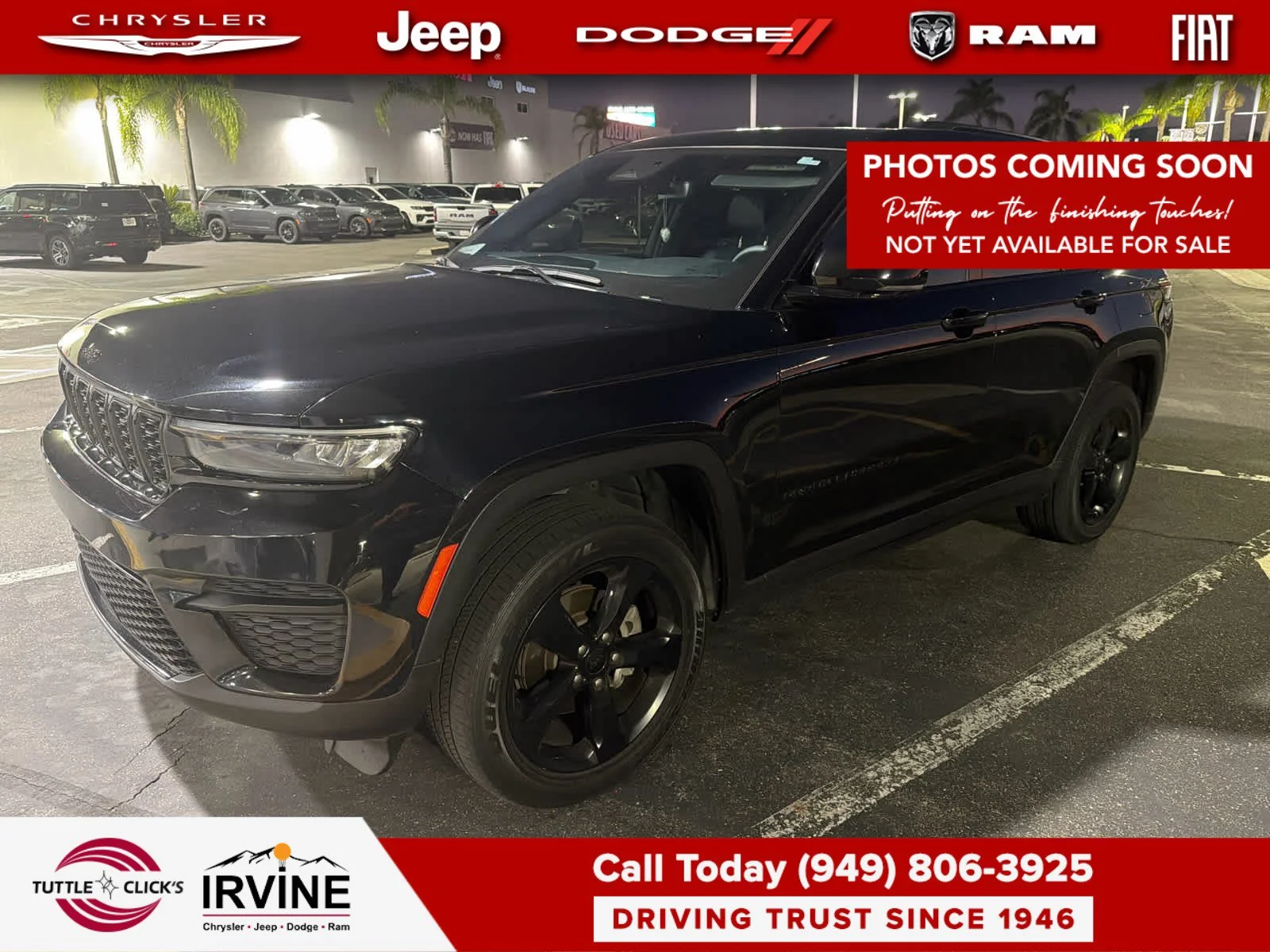 Used 2024 Diamond Black Crystal Pearlcoat Jeep Altitude X image 3