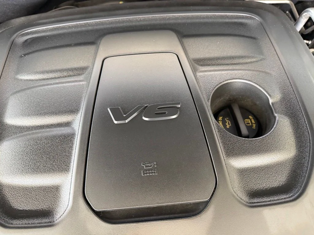 Used 2020 White Jeep Limited image 16