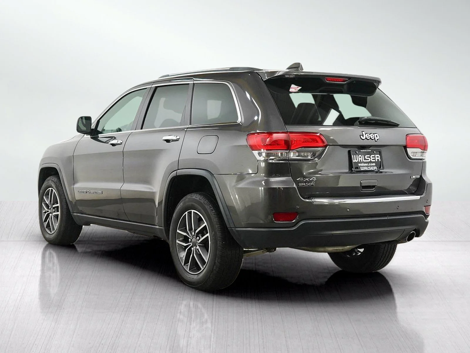 Used 2019 Granite Crystal Metallic Clearcoat Jeep Limited image 3