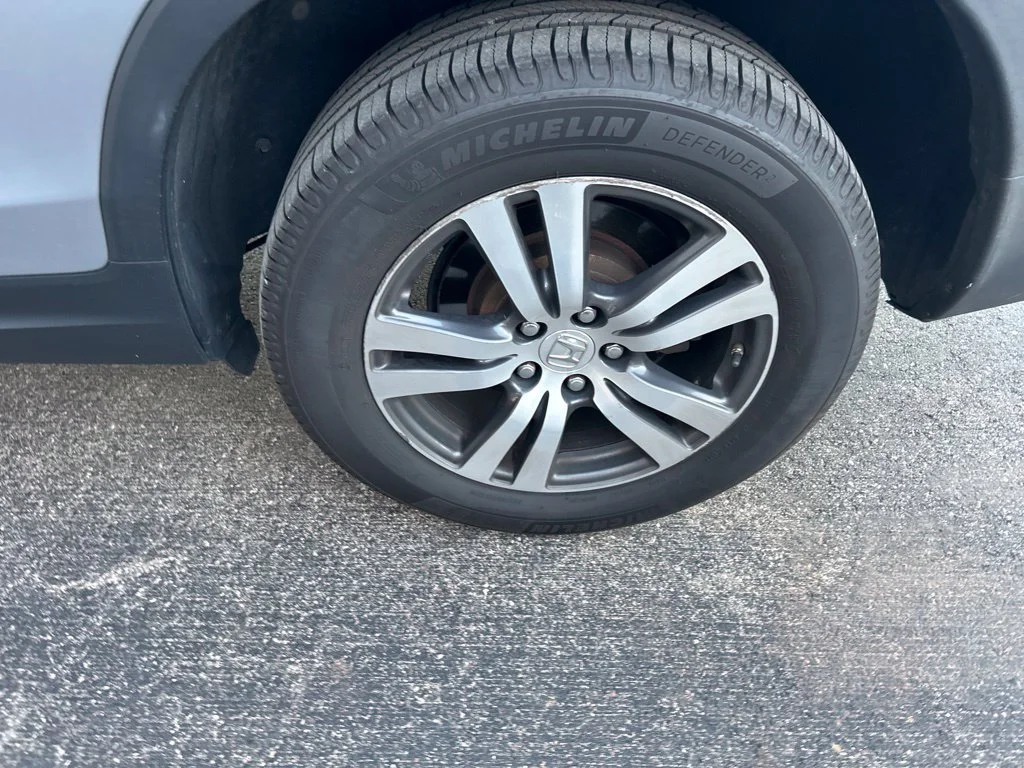 Used 2017  Honda EX-L image 17