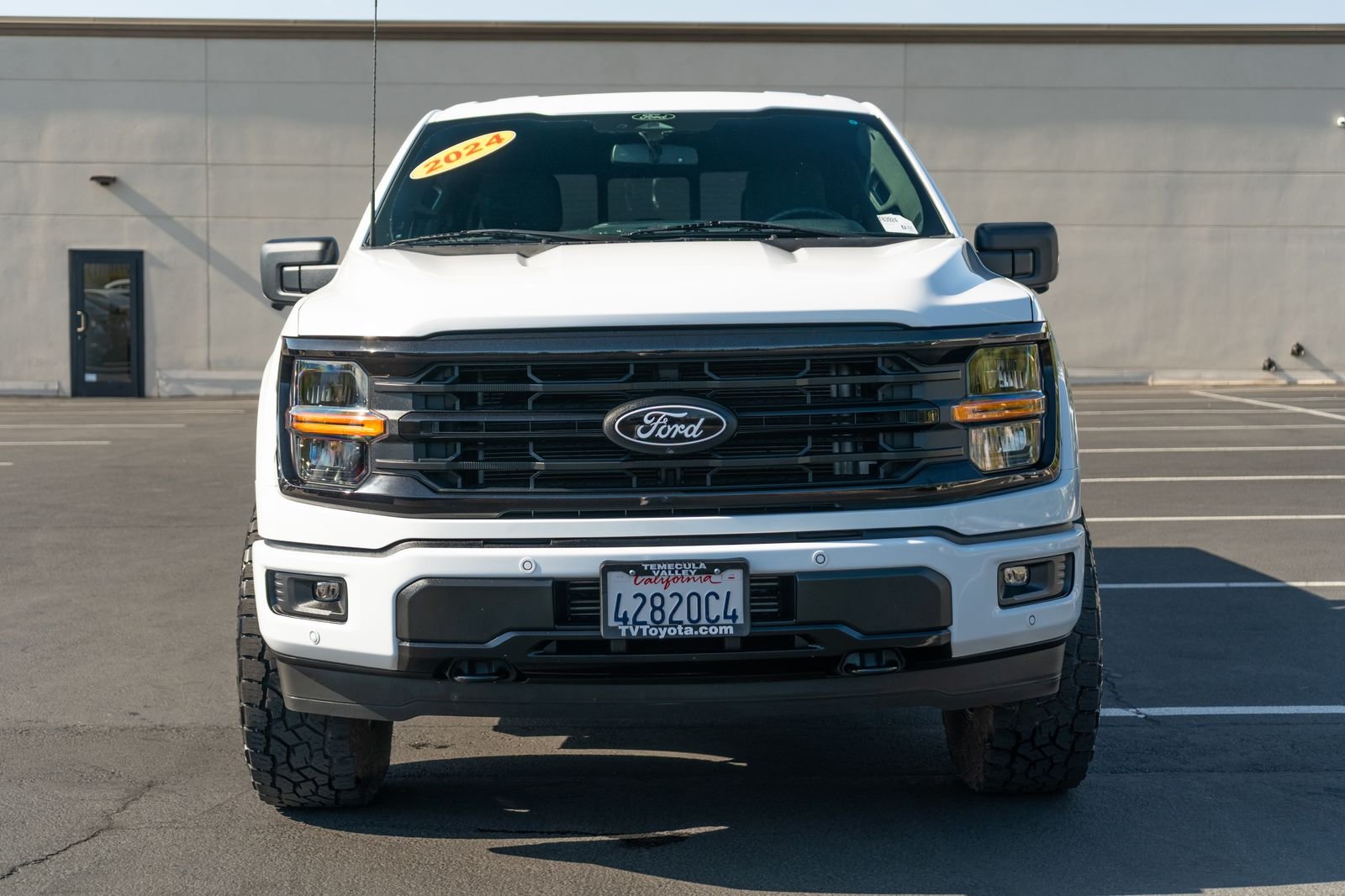 Used 2024 Oxford White Ford XLT image 2