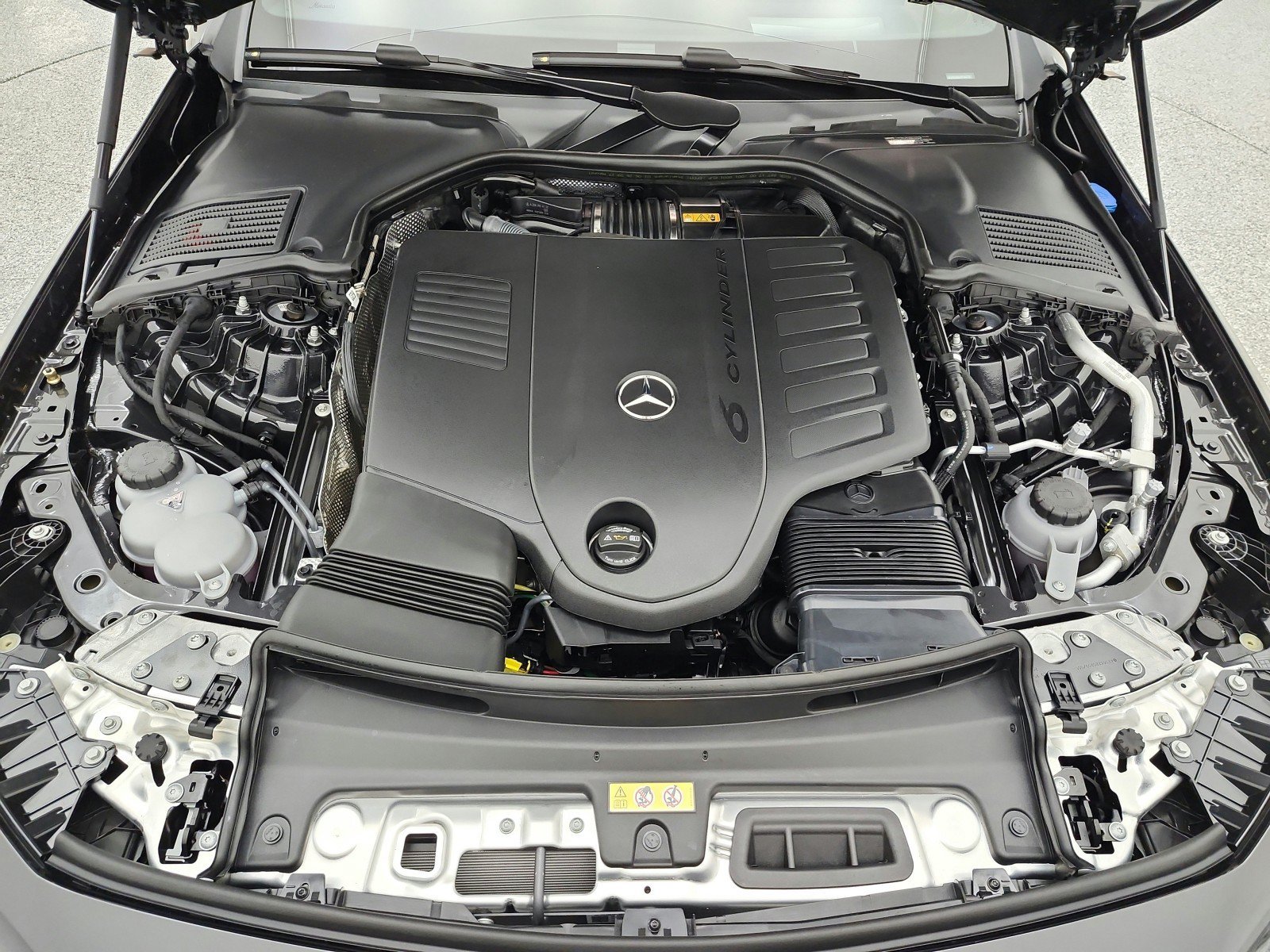 New 2027 Graphite Grey Metallic Mercedes-Benz CLE 450 4MATIC® Coupe image 31