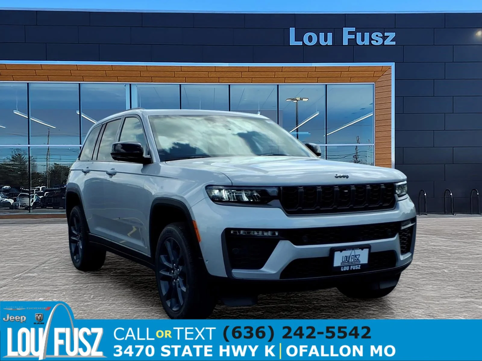 New 2026 Silver Zynith Exterior Paint Jeep  image 1