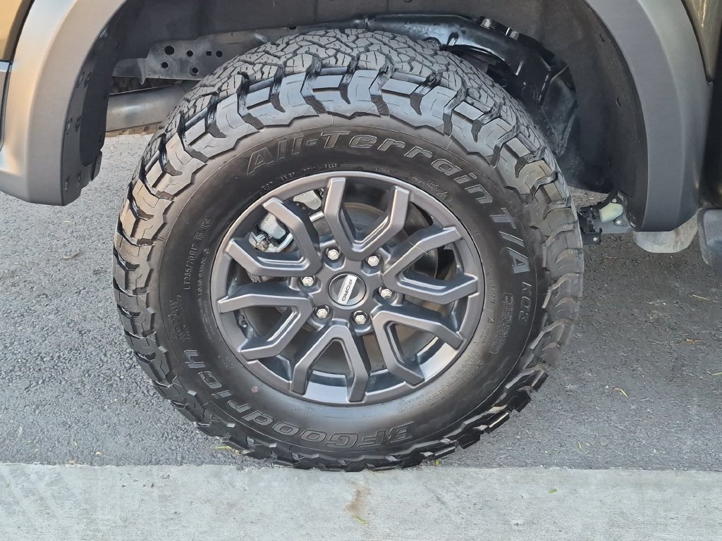 Used 2024 Green Ford Raptor image 28