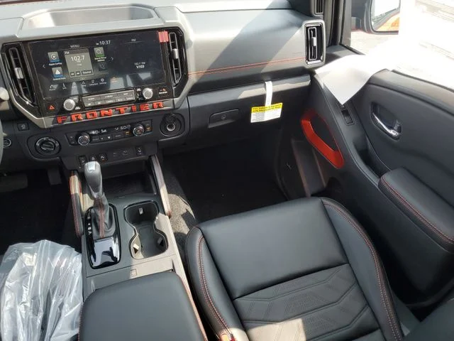 2025 Nissan Frontier PRO-4X - Photo 9