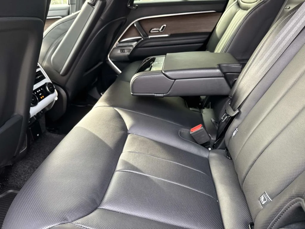2026 Land Rover Range Rover SE - Photo 8