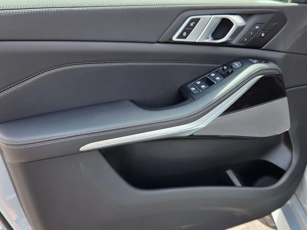 New 2026 Brooklyn Grey Metallic BMW xDrive40i image 8