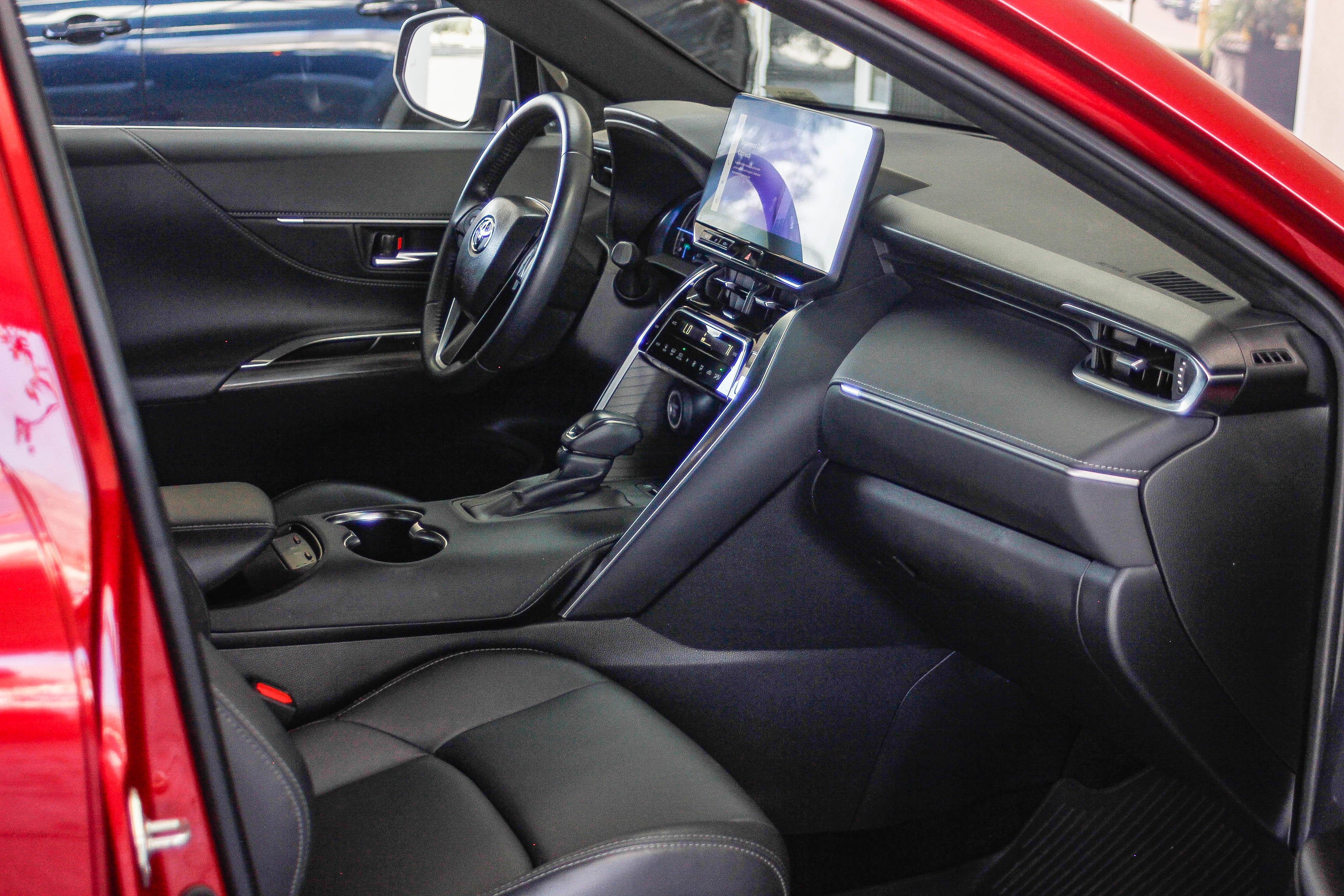 2024 Toyota Venza Nightshade - Photo 16