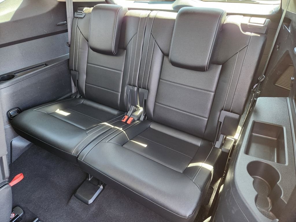 Used 2023 Silver Volkswagen 3.6L V6 SE w/Technology image 26