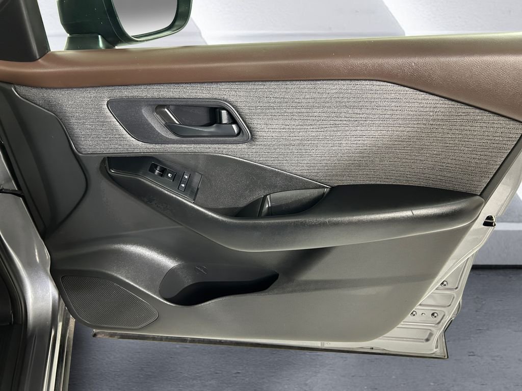 Used 2023 Gray Nissan S image 15