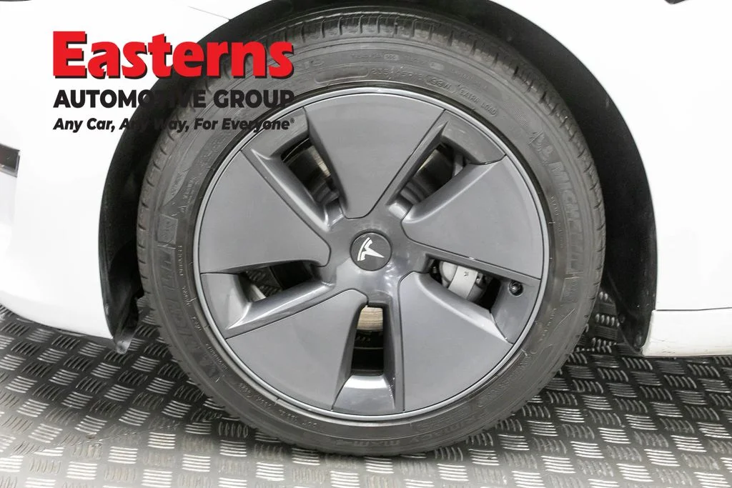 Used 2023 White Tesla Base image 29